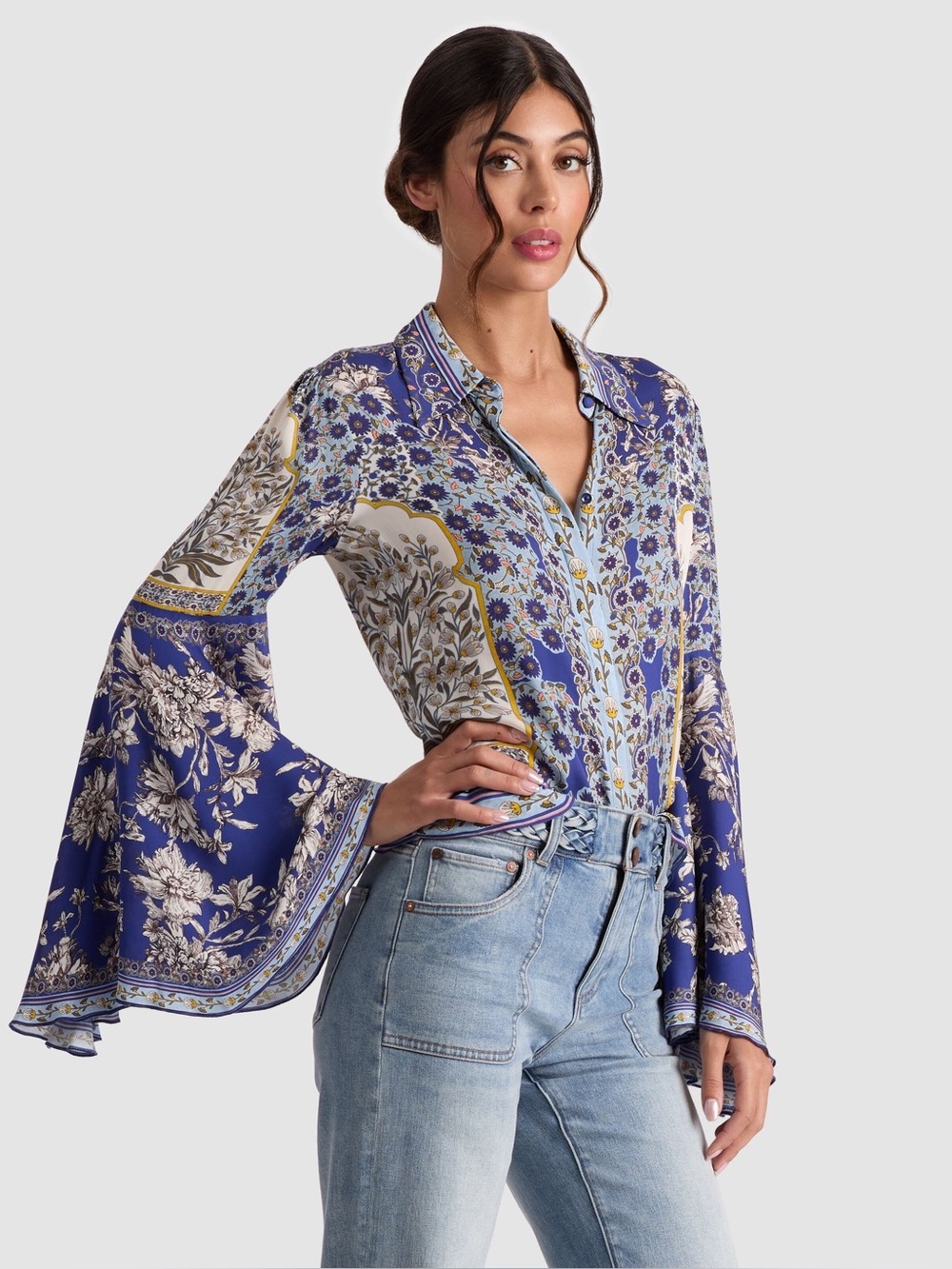 NWT Alice Olivia Willa Floral Bell Cuff Button Blouse in Forevermore
